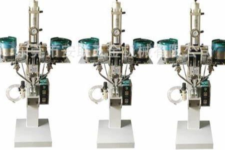 全自動(dòng)鉚釘機(jī)為何受市場歡迎？好品質(zhì)帶來高效生產(chǎn)！